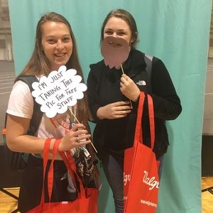 Meet your Posher, Leslie